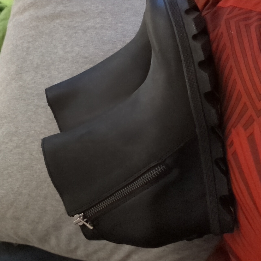 New- Sorel Joan Of Arctic II - Black Leather Ankle Boots, Size 9